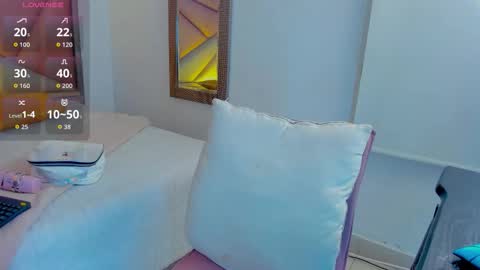 saskiagrendel online show from February 25, 12:25 am