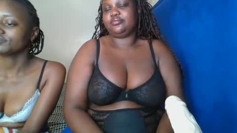 sassie_bee online show from October 5, 7:21 pm