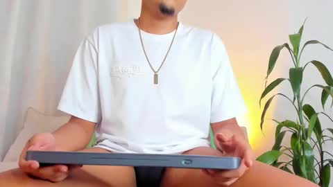     online show from November 30, 5:25 am