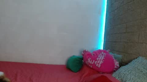 Sativa online show from December 15, 7:10 pm