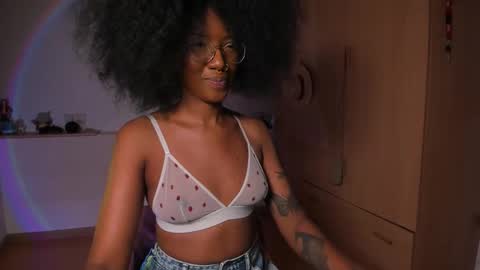 saturno_vibes online show from September 12, 8:49 am