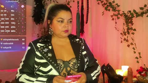 Gina George online show from December 17, 12:45 am