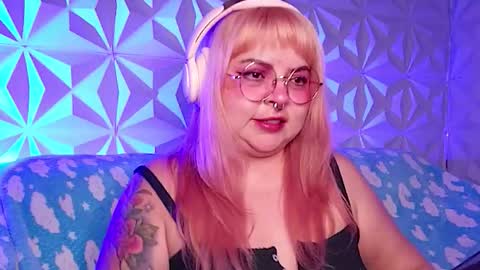 Gina George online show from March 31, 1:06 am