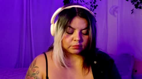 Gina George online show from December 8, 2:25 am