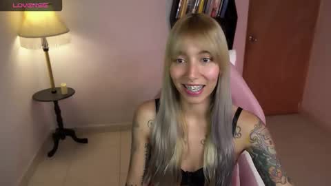 I AM JENN  online show from February 15, 11:47 pm