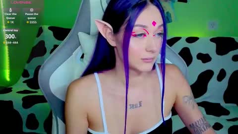 Snapshot of savage_lust_ chatting on September 10, 4:35 am Ariel online show from September 10, 4:35 am