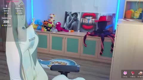 Ariel online show from October 23, 3:19 am