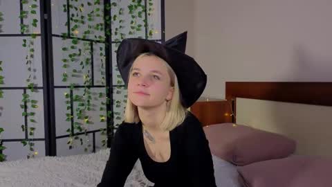 savannahshor online show from October 19, 8:57 pm