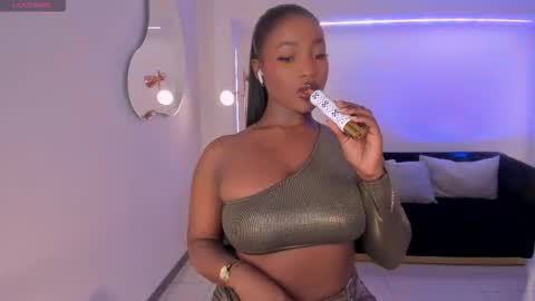 S a v a n n a h  online show from February 11, 9:07 pm