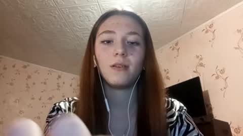 Snapshot of savannasotos chatting on September 19, 3:27 pm Sophie online show from September 19, 3:27 pm