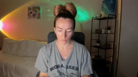 save the qween online show from November 8, 10:51 am