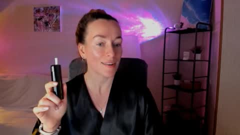 save the qween online show from November 19, 8:46 am