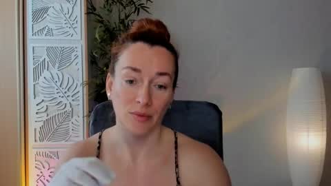 save the qween online show from April 16, 6:46 am