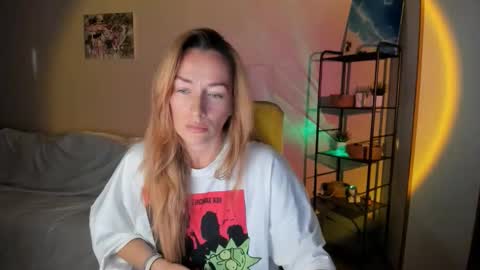 save the qween online show from October 10, 12:44 pm