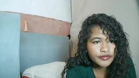saylla1 online show from June 9, 9:09 am