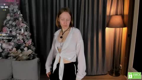 Ellis 3 online show from April 18, 11:38 pm