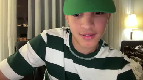 sbouchikh03 online show from January 18, 1:03 am