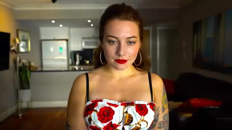 scarlajade online show from October 18, 12:15 am