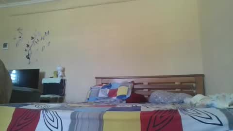 scarlet_25142359 online show from January 7, 11:26 am