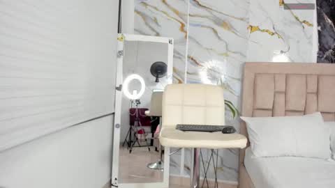 scarlet online show from March 11, 8:45 pm