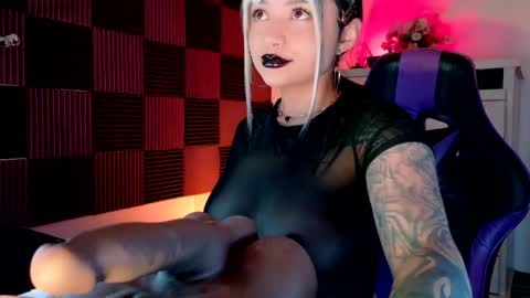 scarlet_gold online show from October 6, 3:46 am