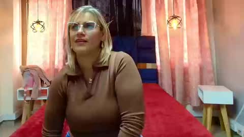 SCARLET MILF online show from October 1, 7:57 pm