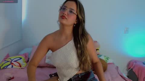 Scarlet  online show from October 6, 7:10 pm