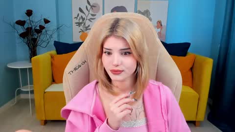 scarletblackwood online show from April 21, 5:03 am