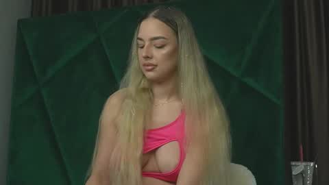 Scarlet online show from September 23, 9:10 pm