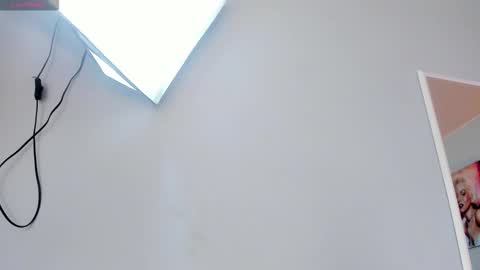 Scarlet  online show from February 11, 4:49 am