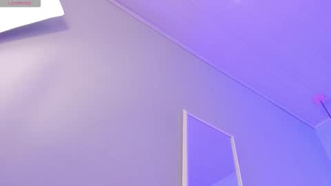 Scarlet  online show from December 17, 5:03 am