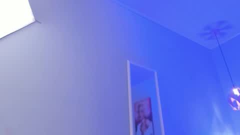 Scarlet  online show from February 25, 4:05 am