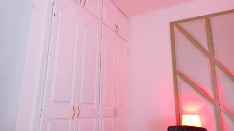 Scarlet online show from February 20, 6:03 pm