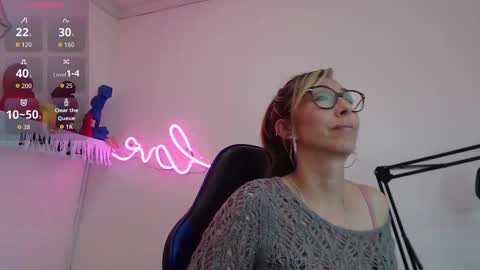 Scarlett online show from November 18, 2:42 pm