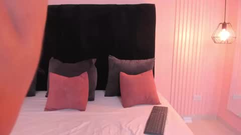 Snapshot of scarlett_bunnyy chatting on September 16, 10:02 pm online show from September 16, 10:02 pm