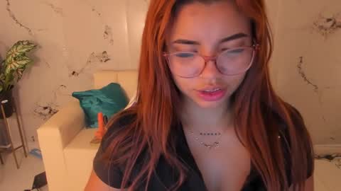 Snapshot of scarlett_enjoy1 chatting on September 14, 2:18 pm scarlett_enjoy1 online show from September 14, 2:18 pm