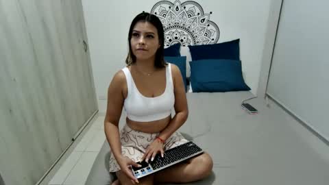 Scarlett Evans online show from March 4, 2:17 am