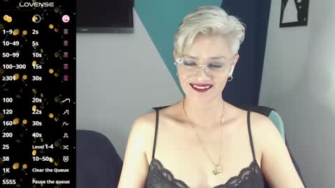 Snapshot of scarlett_paris chatting on February 26, 11:41 pm Scarlett online show from February 26, 11:41 pm
