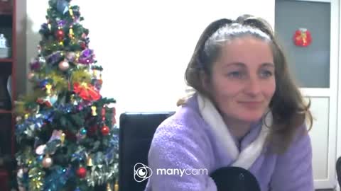 Snapshot of scarlett_queen01 chatting on December 30, 6:20 am scarlett_queen01 online show from December 30, 6:20 am