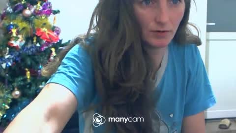 Snapshot of scarlett_queen01 chatting on January 30, 4:37 am scarlett_queen01 online show from January 30, 4:37 am