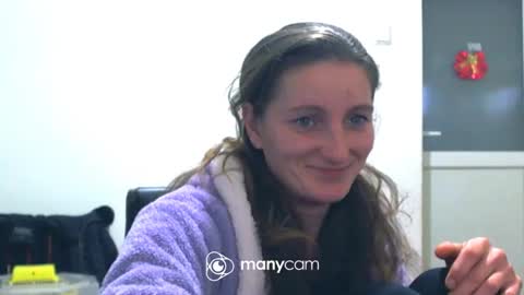 Snapshot of scarlett_queen01 chatting on February 2, 6:58 am scarlett_queen01 online show from February 2, 6:58 am