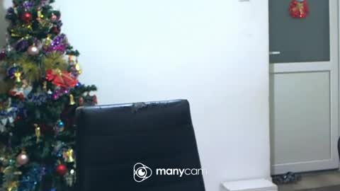 Snapshot of scarlett_queen01 chatting on January 12, 5:34 am scarlett_queen01 online show from January 12, 5:34 am