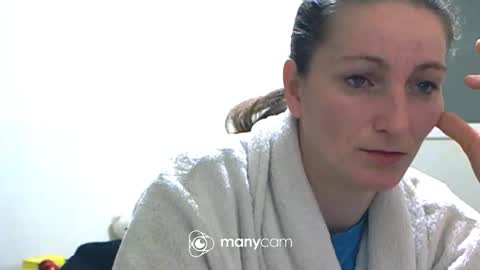 Snapshot of scarlett_queen01 chatting on February 10, 3:35 am scarlett_queen01 online show from February 10, 3:35 am