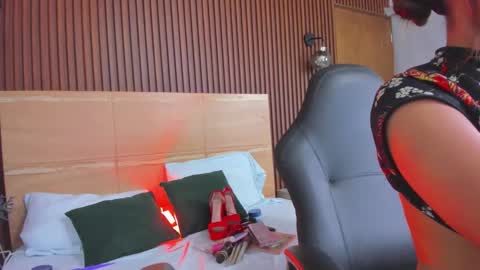 S C A  R L E T online show from January 13, 12:24 pm