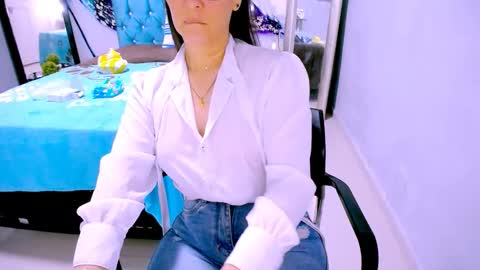 scarlet online show from February 9, 1:37 pm