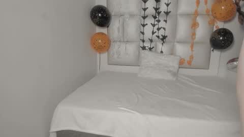 scarlette_js online show from October 27, 3:28 am