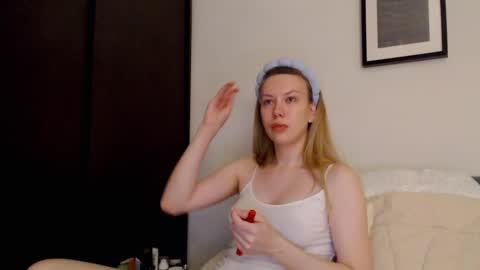 Scarlett online show from November 15, 1:35 pm