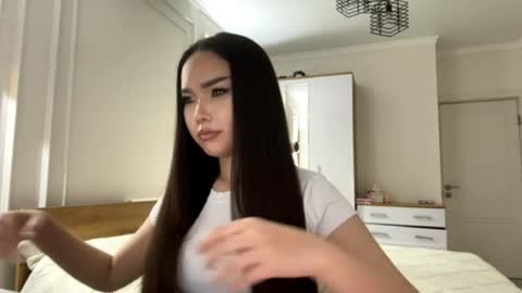 scarlettleszczynski online show from April 9, 12:44 pm