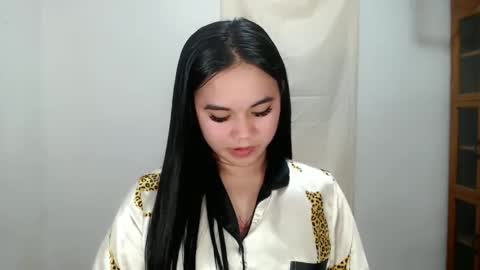 Snapshot of scarletvamp chatting on February 25, 12:38 pm scarletvamp online show from February 25, 12:38 pm