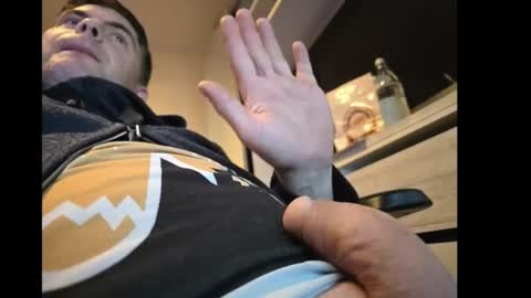 Snapshot of schosch01 chatting on December 16, 9:09 pm schosch01 online show from December 16, 9:09 pm